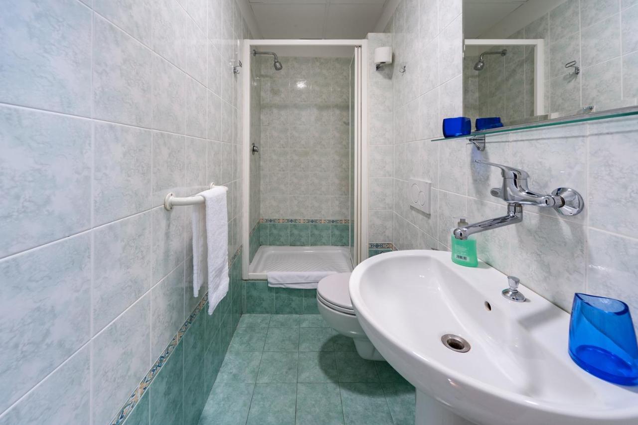 רומא Monticello Apartment Via Cavour מראה חיצוני תמונה